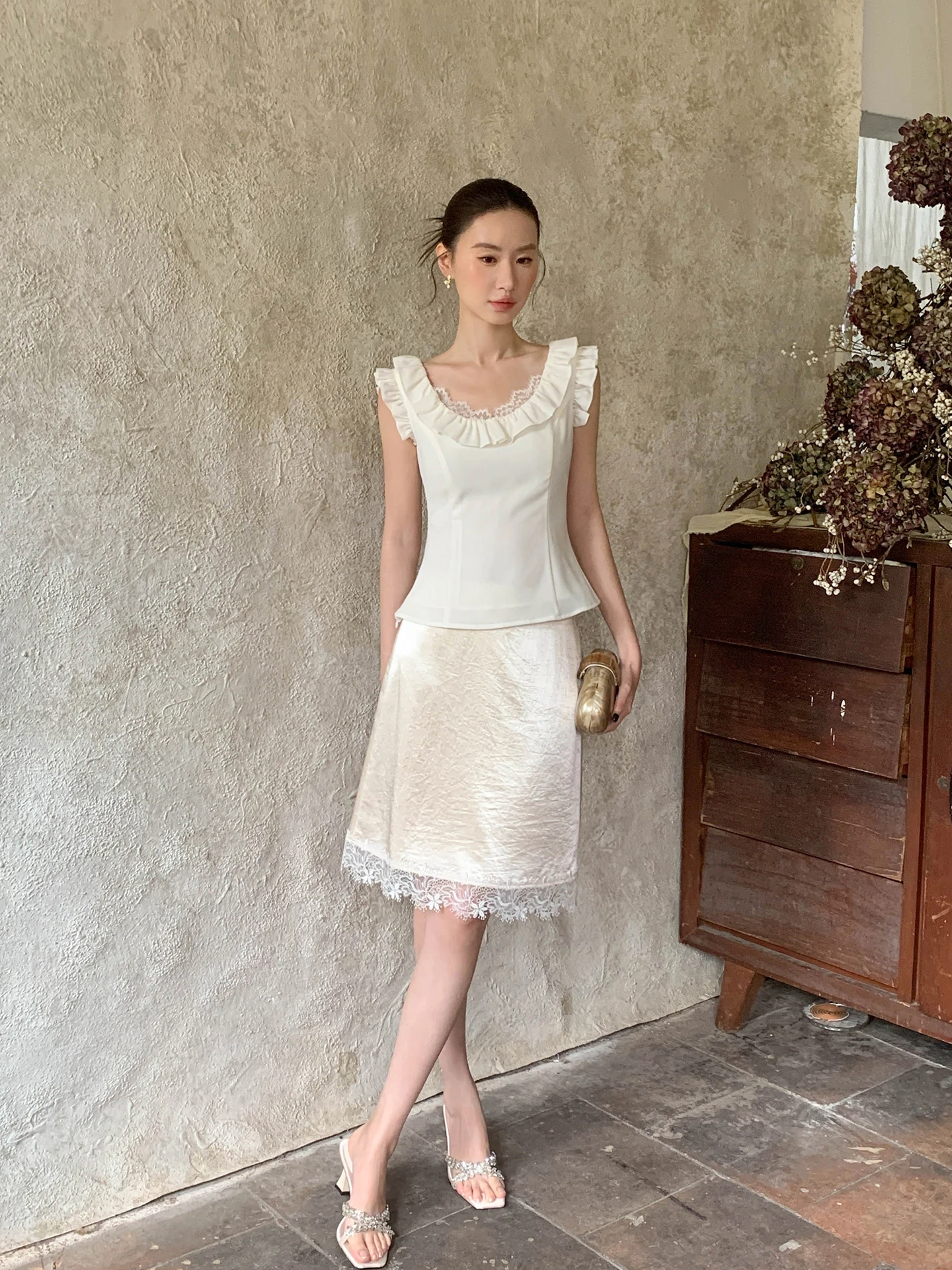 

XXNING Lace Trim High Waist A-Line Skirt Half-length Gentle Breeze Meets Softness! Patchwork Lace Hemline Ladies' Skirt