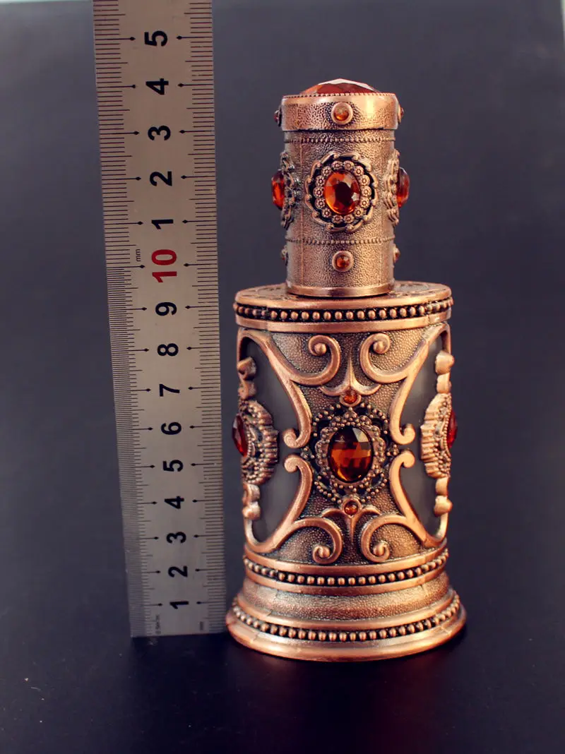 40ml Vintage Metal Perfume Bottles Empty Glass Spray Bottle Middle East Style Wedding Gift Decoration