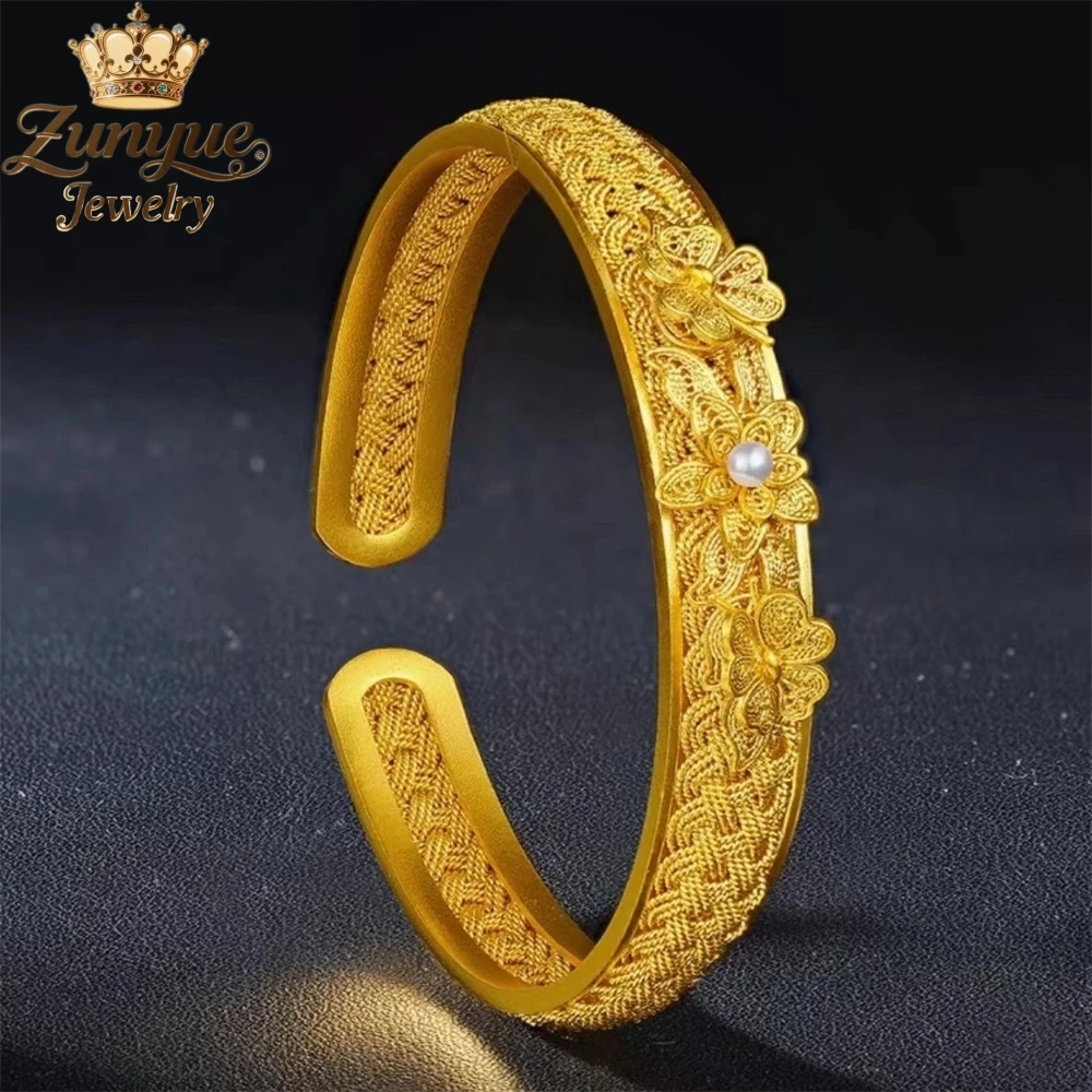

Sand Gold Hollowed-Out Three-Flower Bracelet Luxury Quality Jewelry Best Selling Fashion Jewelry Exquisite Charms Popular Gift