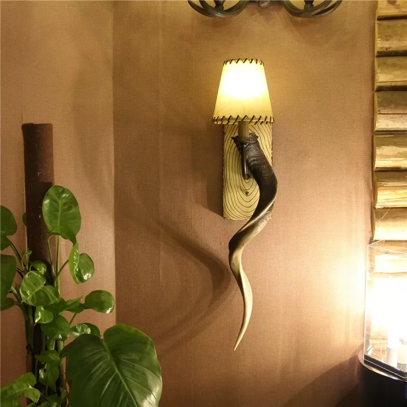 American countryside retro creative horn wall lamp, living room, dining room, study, bedroom, aisle, deer horn wall lamp