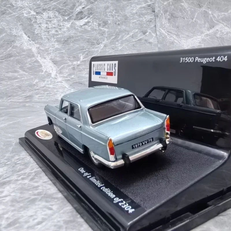 1/43 Peugeot 404 1970 modelo de coche clásico de aleación Diecast Metal Retro coche antiguo modelo de vehículo simulación escala en miniatura juguete para regalo para niños