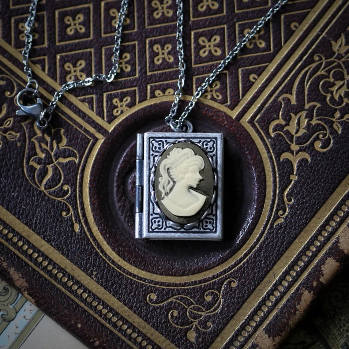 Gothic Skull Beauty Book Necklace Cat Rose Heart Bird Black Raven Cameo Charm Magic book Choker Fashion Witch Woman Jewelry Gift