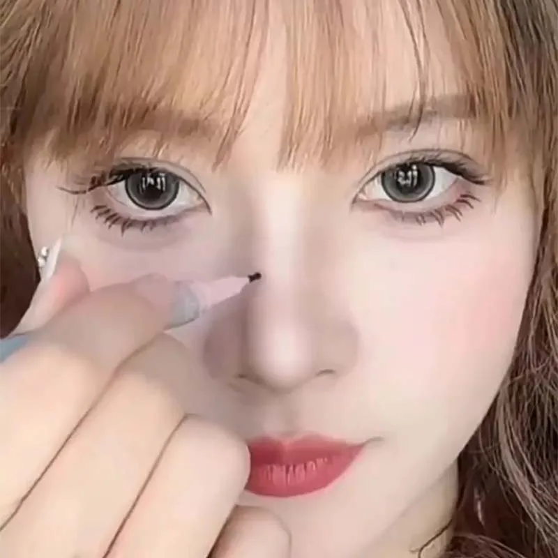 قلم النمش الطبيعي الواقعي التجفيف السريع مقاوم للماء نابض بالحياة رأس مستدير النمش بقعة ختم دائم غير يتلاشى نقطة الخلد يشكلون #4