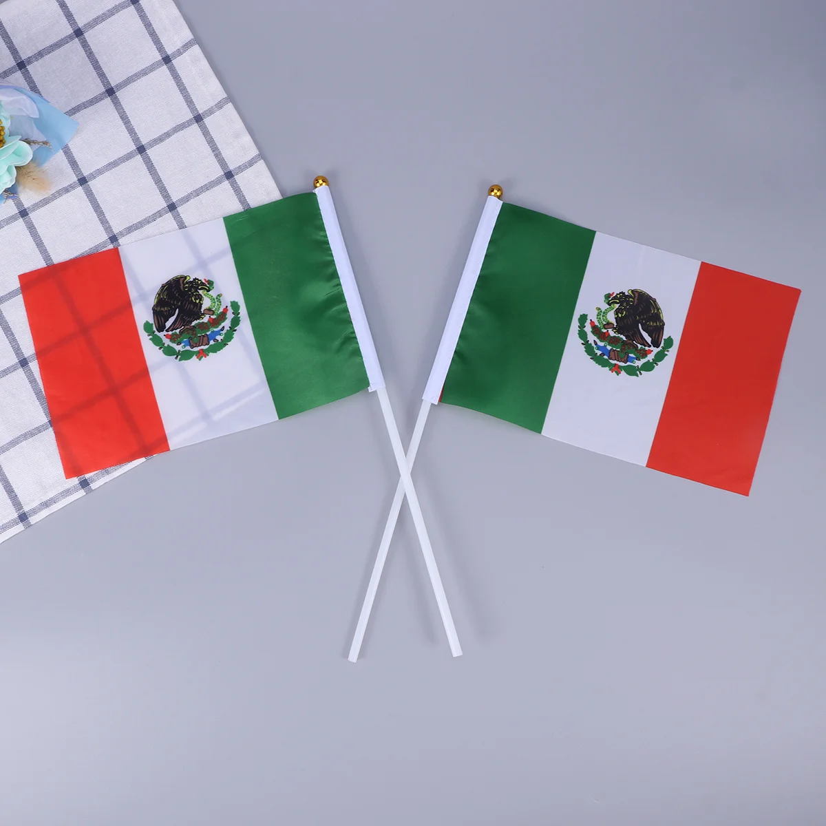 

50Pcs Hand Held Small Mexico Stick Flags Polyester Plastic Sticks Party Decoration Country Flags on Stick Cheer Props