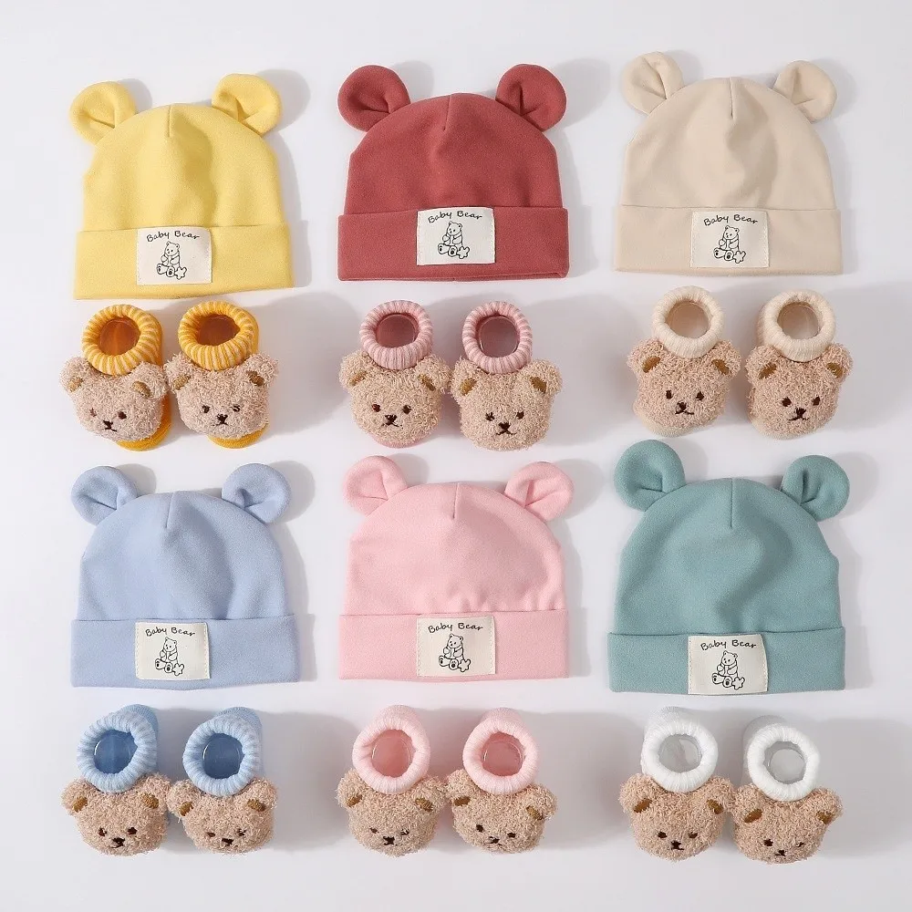 2Pcs/Set Cotton Baby Hat Socks Set Warm Breathable Infant Cap Socks Pullover Cap Cartoon Bear Ear Beanie for Newborn
