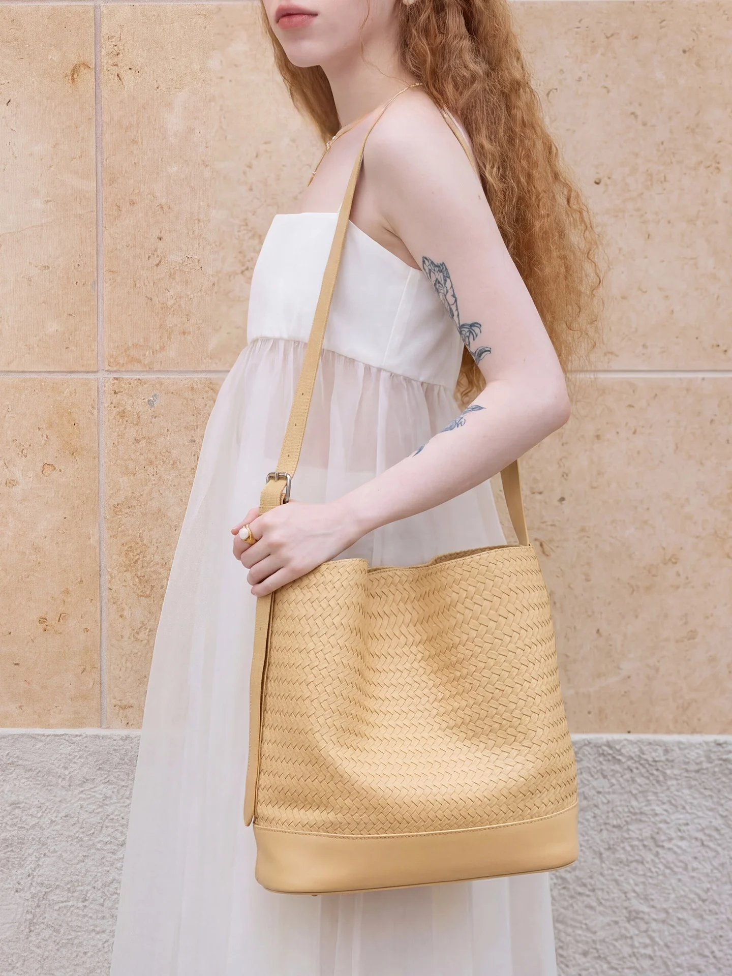 

Orange Girl High-End Woven Bucket Bag Women's Large Capacity Commuter Hobo Bag Casual Simple Style Single Shoulder Tote Bag