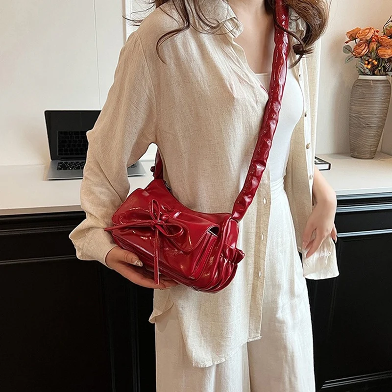 

2026 Women Luxury Designers Bow Cloud Shoulder Bag Lady High Quality Ruched Handbag Fashion Daily Commute Silver Crossbody Bags