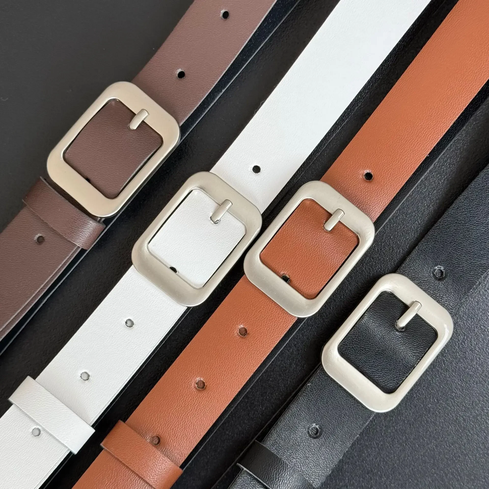 حزام خصر من جلد البولي يوريثان 102 سم للنساء - عرض 2.4 سم، إبزيم مربع فضي، مثالي لفستان وتصفيف الجينز