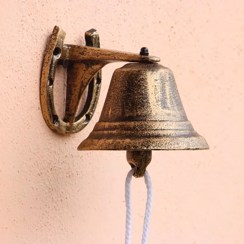 Antique Gold Horse Foot Cast Iron Wall Bell Hand Cranking For Home Garden Outdoor Front Gate Decoration Countryside Accents