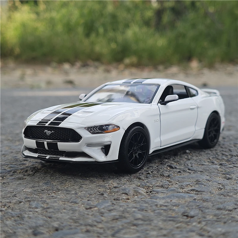 1:24 Mustang GT 2018 Legierung Sportwagen Modell Druckguss Metall Rennwagen Modell Hohe Simulation Sammlung Kinder Spielzeug Geschenk Ornament