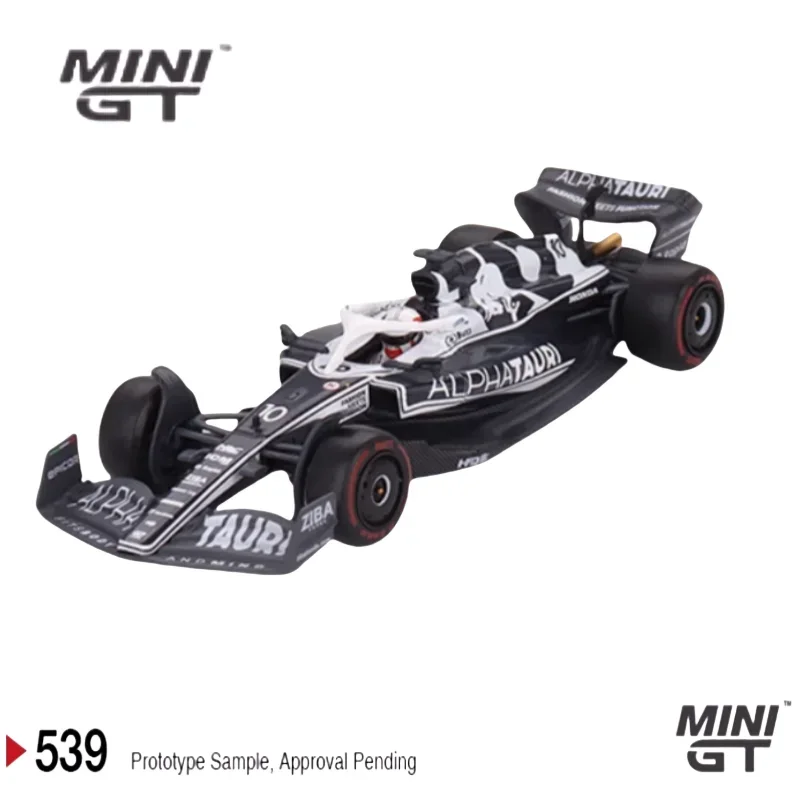 

Модель автомобиля из сплава 1:64 AlphaTauri AT03 F1, коллекционная Игрушечная модель для мальчиков, подходит для праздничных подарков друзьям, украшение комнаты.