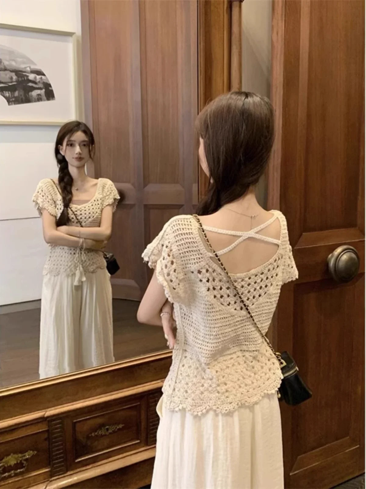 

Korean Version of The Knitted Short-sleeved Blouse Ladies Hollow Chic Design Undershirt Shirt Sexy Backless Hollow T-shirt
