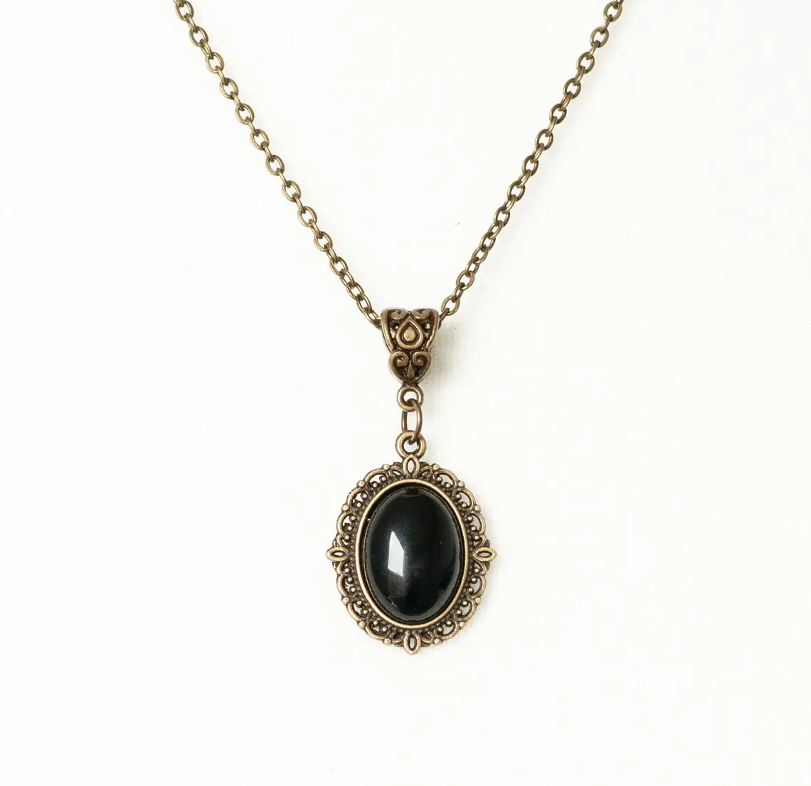 Victoria Cameo Necklace For Women Man Fashion Gothic Witchcraft Jewelry Accessories Gift Blood Relief Vintage Pendant Choker