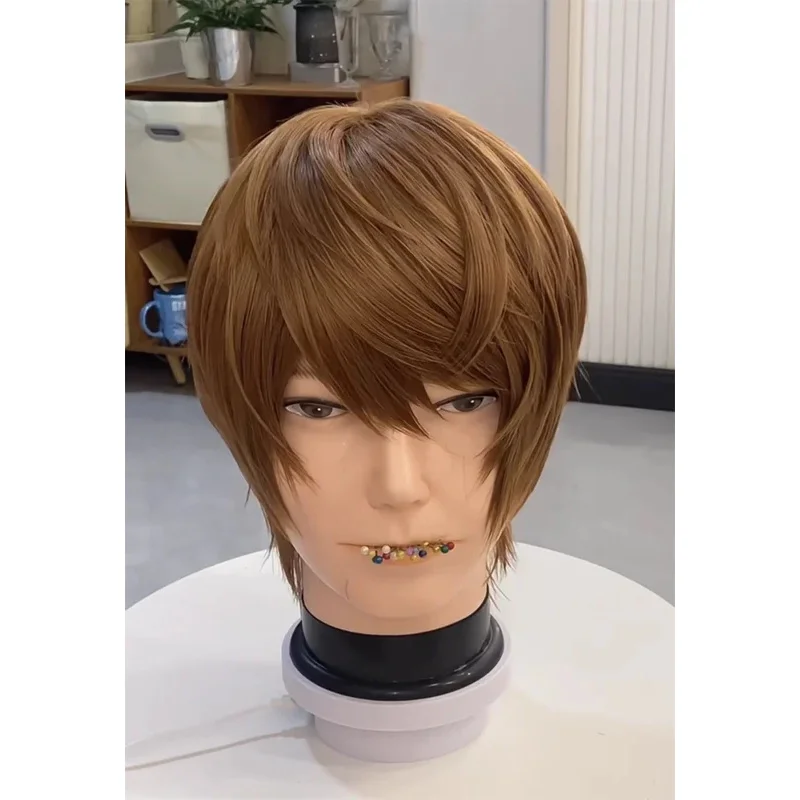 อะนิเมะ Yagami Light คอสเพลย์วิกผม 30 ซม.สั้นวิกผมสีน้ําตาลเข้มสังเคราะห์ทนความร้อนผมฮาโลวีนหมวกวิกผมฟรี