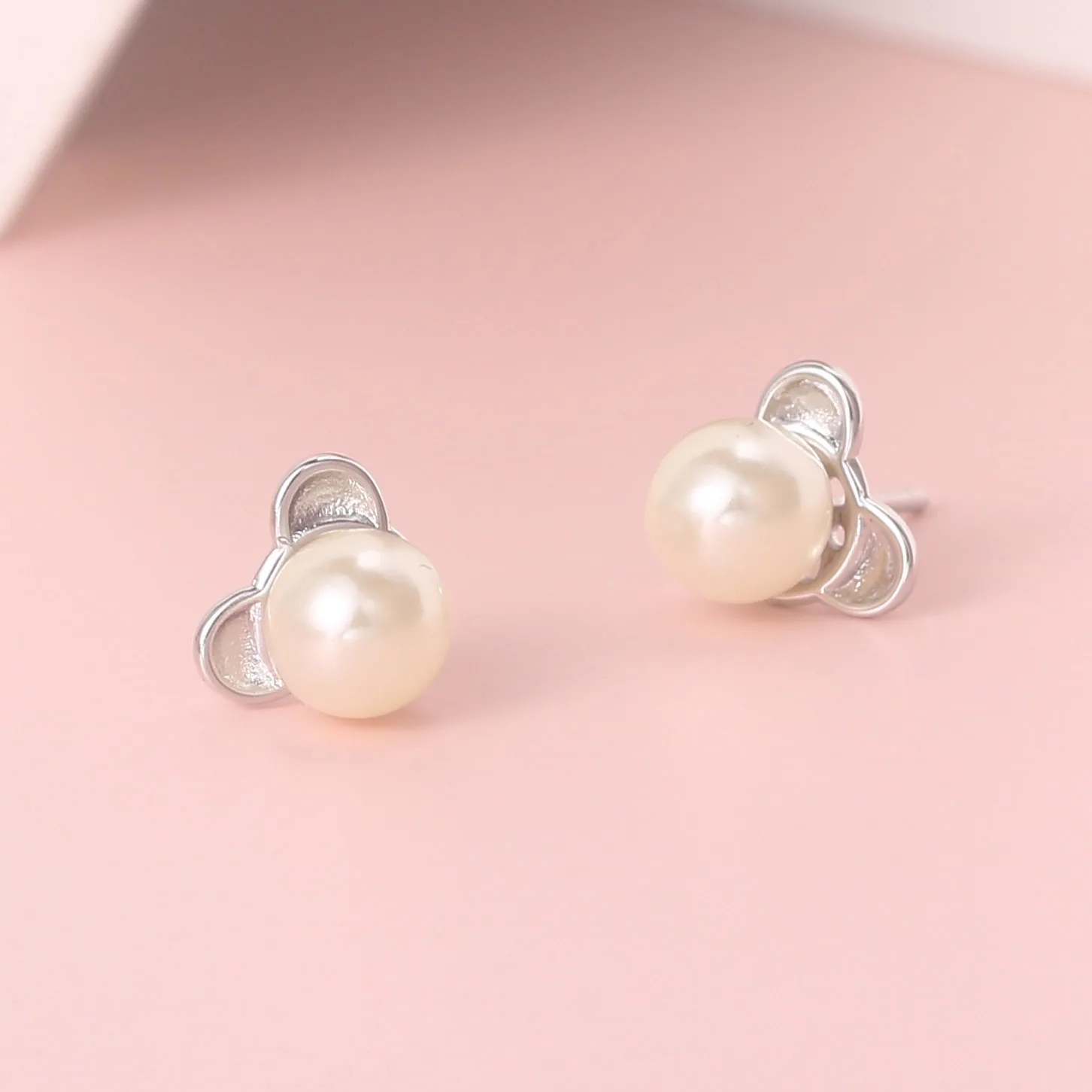 ZHOUYANG Little Bear Jewelry Sets For Women Girls New Cute Imitation Pearls Animal Necklace Earrings Gift Fashion Jewelry DZS001 image 4