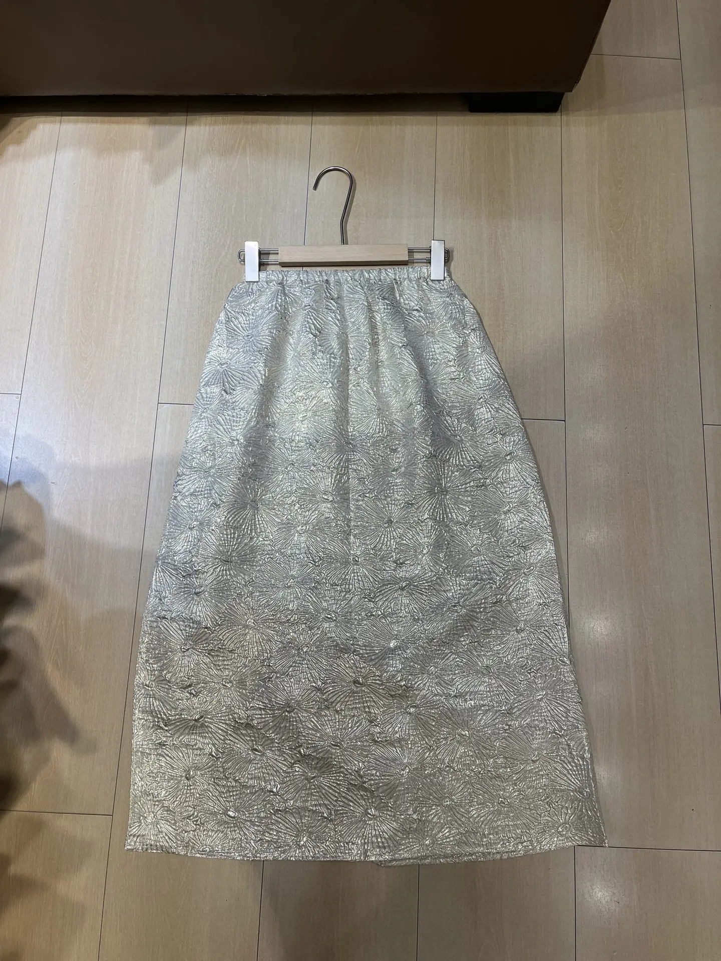 High-Quality Autumn/Winter New Style B Silk Jacquard Shirt + Casual Jacquard Skirt For Women