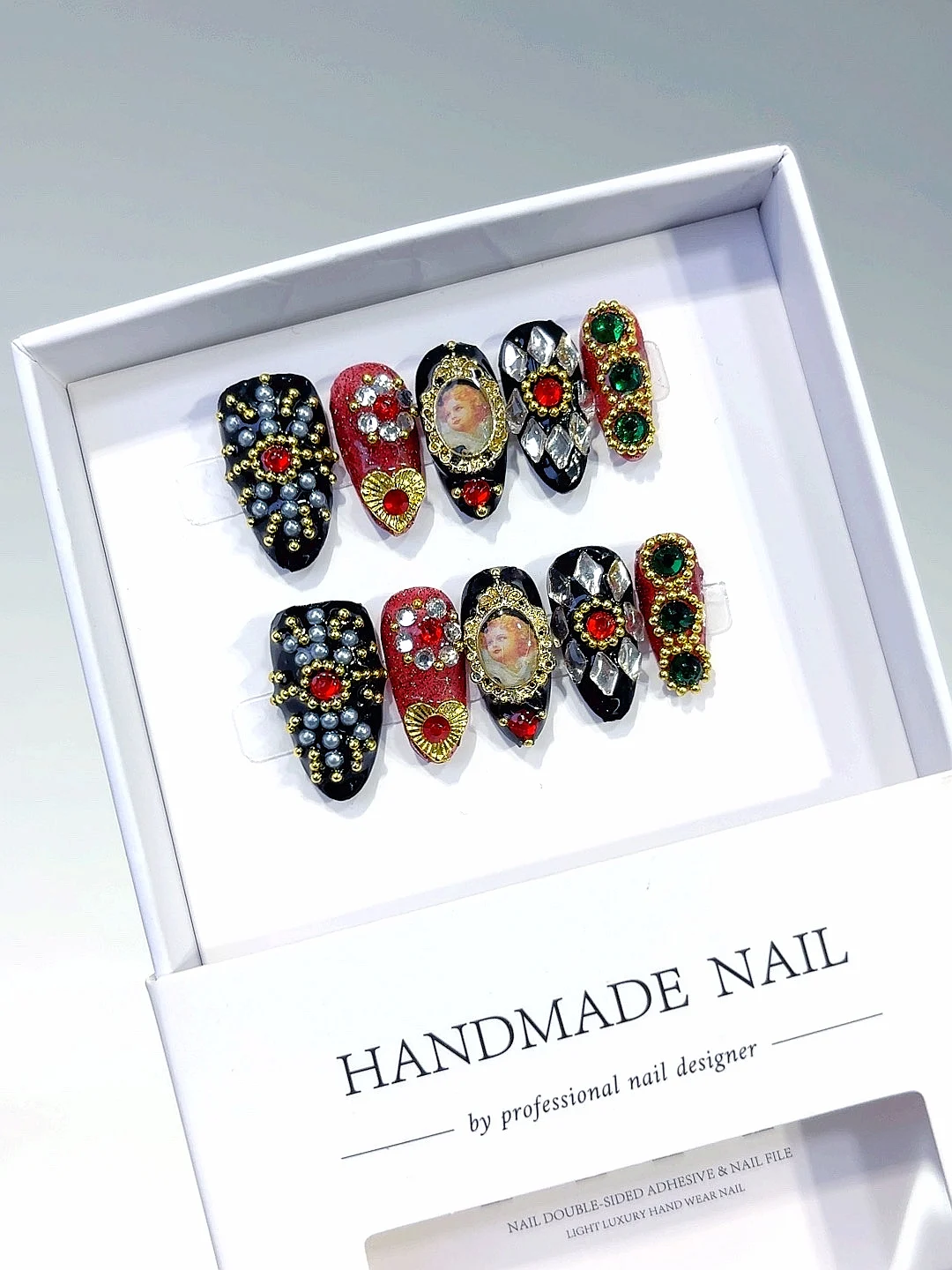 Vintage strass portret amandel pers op nagels (L162)