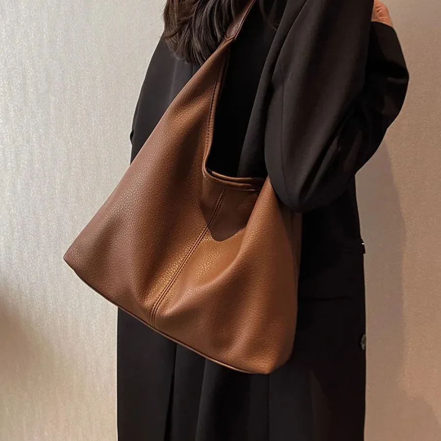

New fashion casual retro large capacity soft armpit women's bag shoulder bag bucket bag simple versatile chic commuter handbag