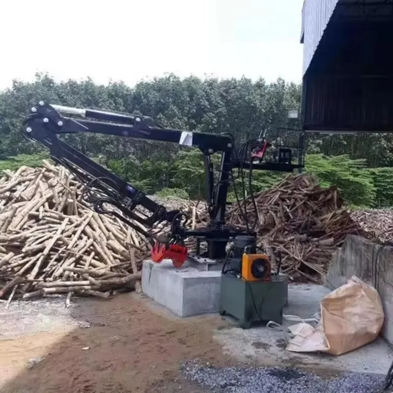 Customized Forestry Machinery 1500kg Lifting Capacity 8.5m Reach Stationary Timber Log Crane Remote Control With Cabin / Seat