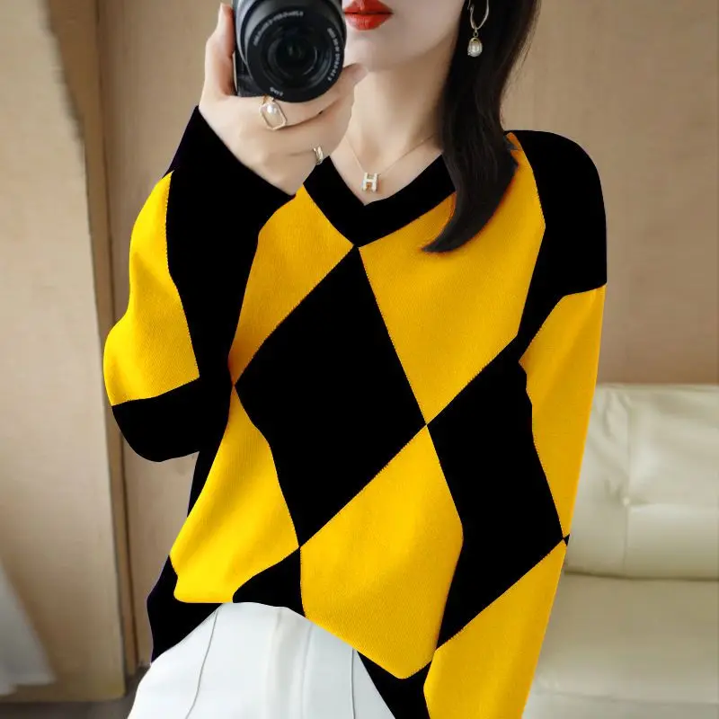 

New Woman V-neck Elegant Pullover Top Female Knitted Bottoming Fashion Shirt Argyle Print Knit Slim Thin Sweater Clothe G561