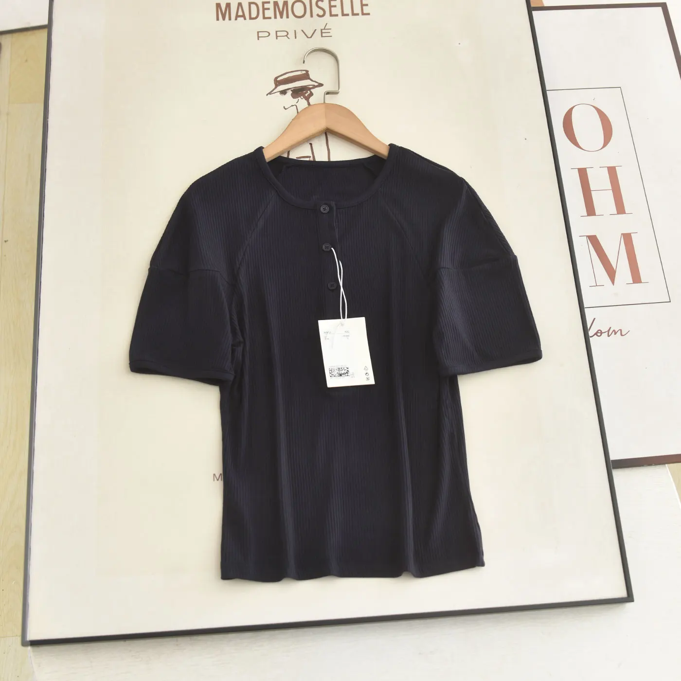 Minimalist Style Henry Collar T-Shirt Half Open Front Short Sleeve Versatile Slim Fit Summer New Arrival Casual Wear for Women
