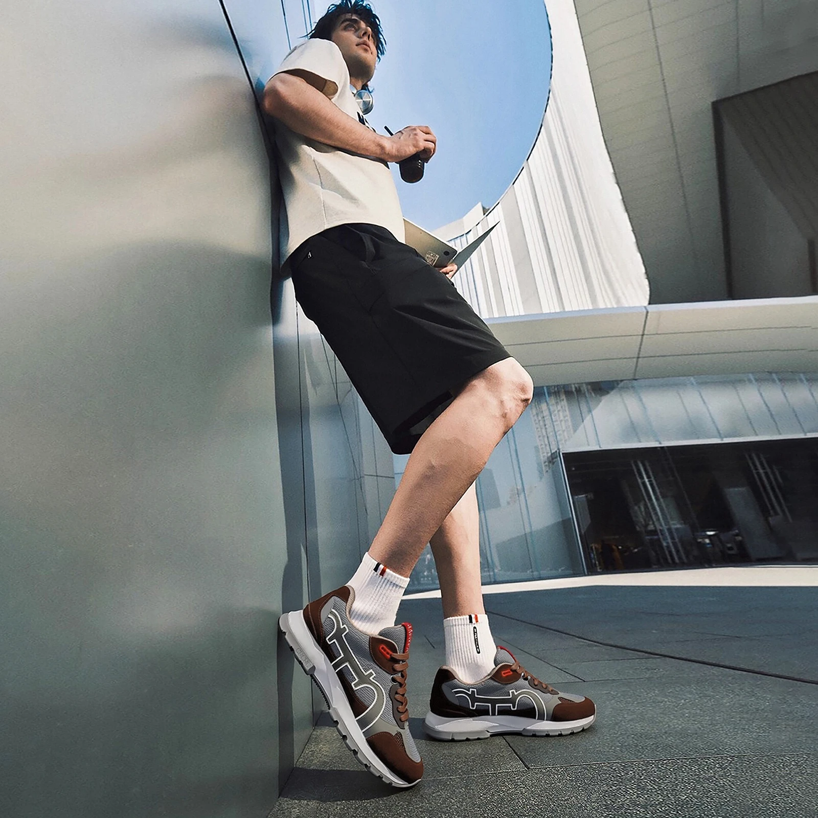 أحذية رياضية رجالية 2026 أحذية خارجية جديدة مريحة ومسامية أحذية مشي رجالية ذات جودة عالية