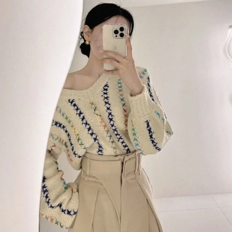 2025 Autunno e Inverno Moda Nuove donne Elegante felpa con cappuccio lavorata a maglia Tie Tintura Colore Retro Caldo maglione a maniche lunghe Maglione