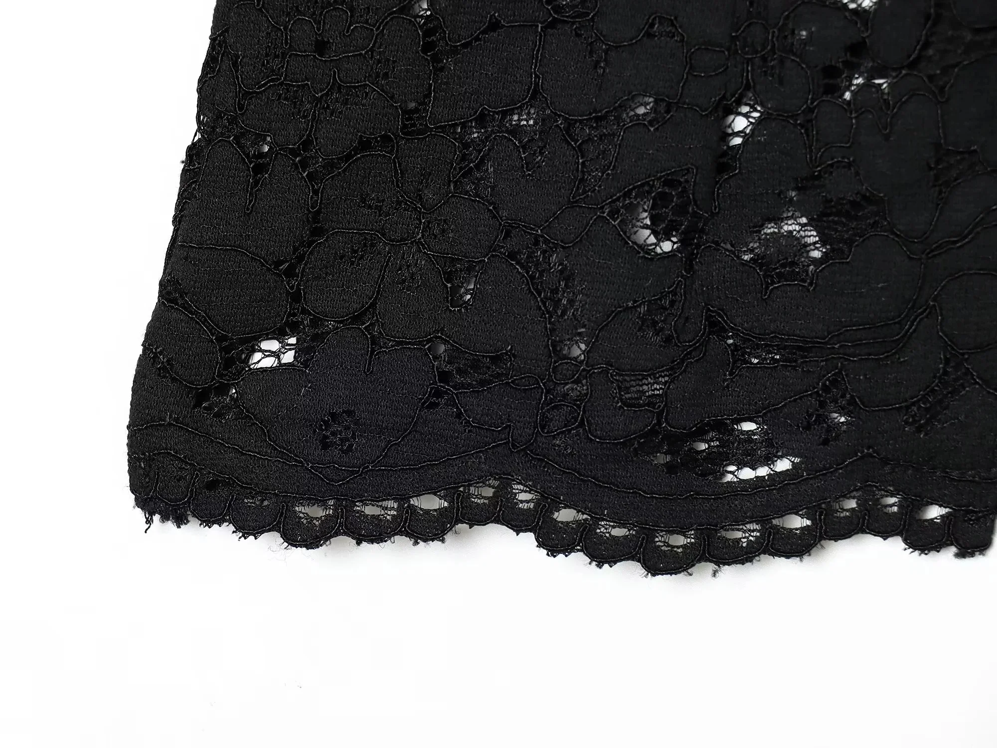 KONDALA Festliches, sexy schickes Damen-Tanktop mit Spitze, Knöpfen, Cut-Outs und Umlegekragen, ärmelloses Oberteil, modisch, Frühjahr/Sommer 2026 – Detail 8