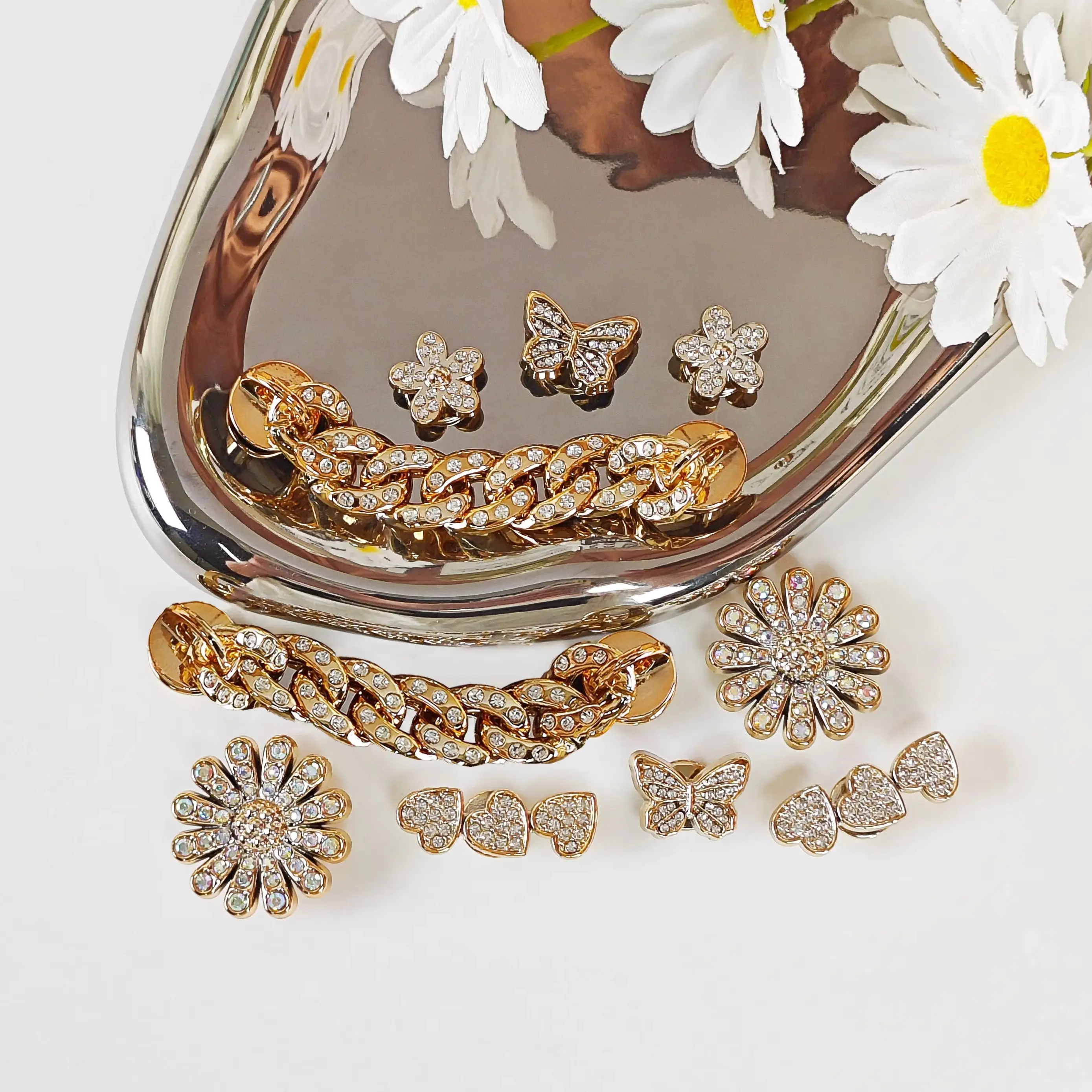 10pcs DIY Shoe Decoration charms: shiny flowers, butterflies, hearts, sparkling diamond chain decorative buckles. Non-metallic, lightweight material. Y2K fashion, versatile, cute and unique for both men and women. Suitable for EVA beach shoes, sandals, detachable shoe surface decorations, and as a holiday gift