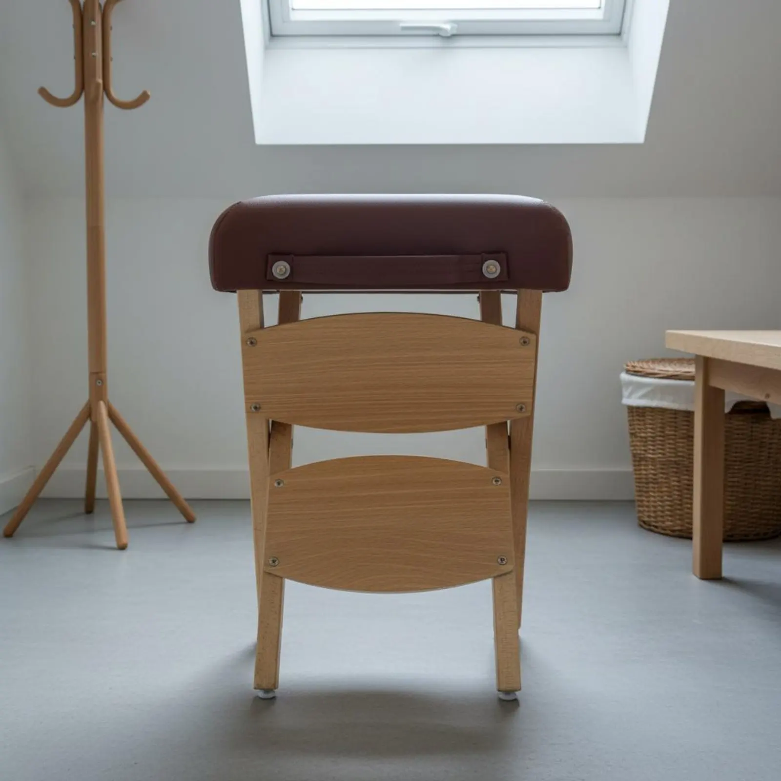 sgabello-da-massaggio-pieghevole-design-portatile-seduta-in-legno-di-faggio-salvaspazio-e-robusto
