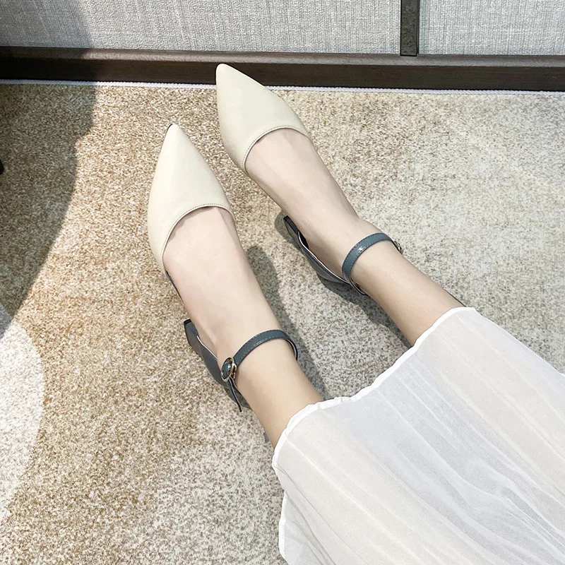 2025 New fashion trend, versatile for spring and autumn, lightweight, mid-heel, chunky, single-toe shoes, pointed high heels
