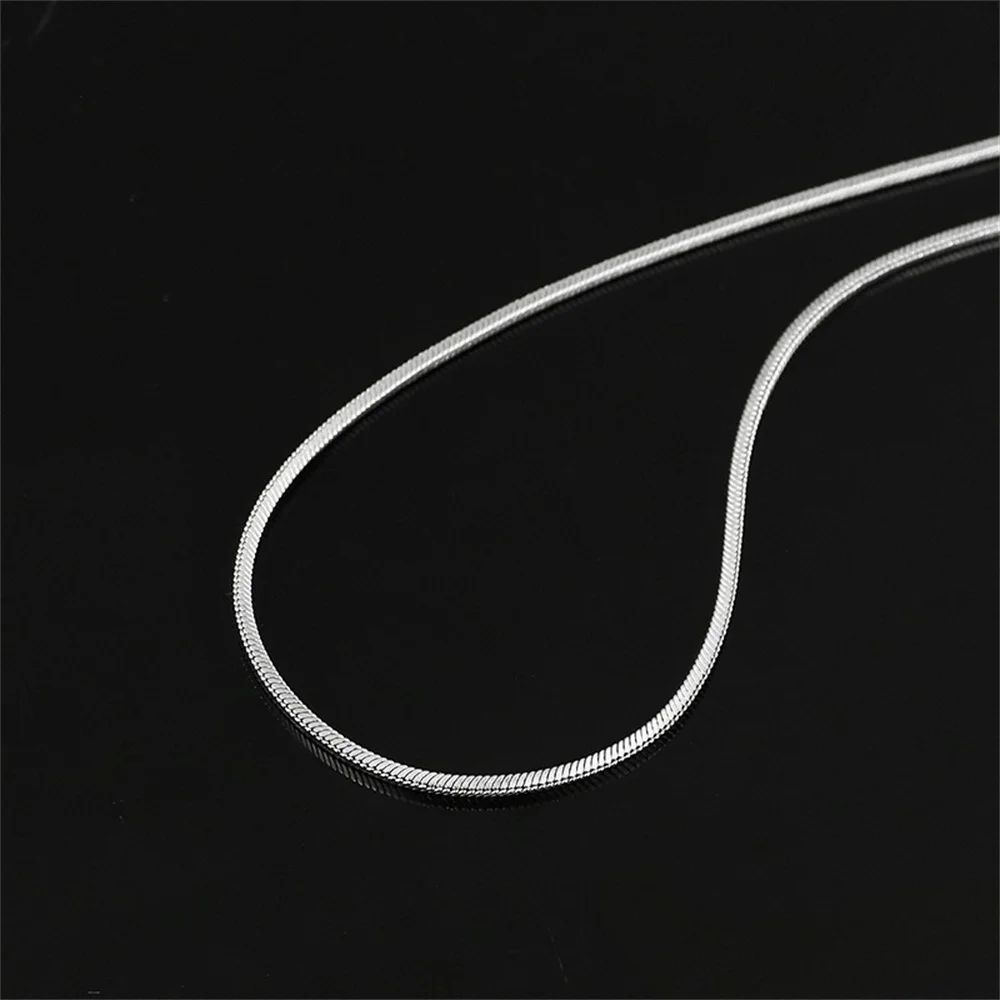 Hip-Hop-Herren-Halskette aus Edelstahl, einfache silberfarbene quadratische Schlangenkette, modisches Schmuckzubehör – Detail 5