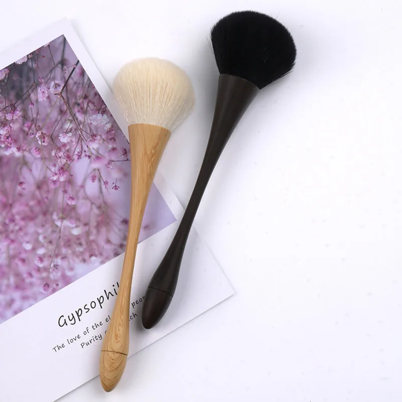 

Small Pretty Waist Single Branch Powder Dispersal Brush Soft and Personalized Makeup Brush Beauty Tool