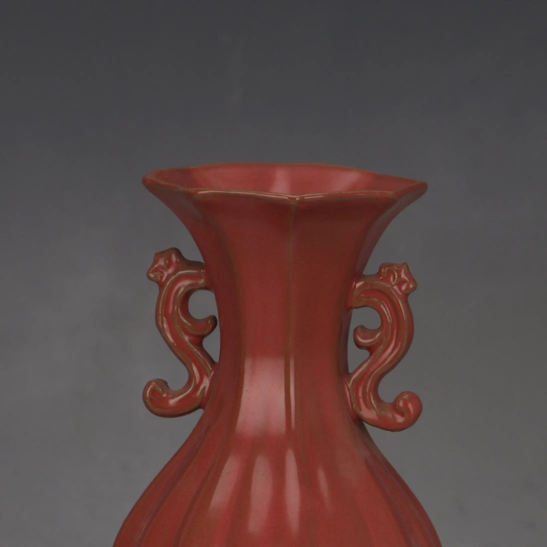 Song Dynasty Ru Ware Qingliang Temple Red Glaze Melon Rib Double Handle Vase Replica Porcelain Collectible