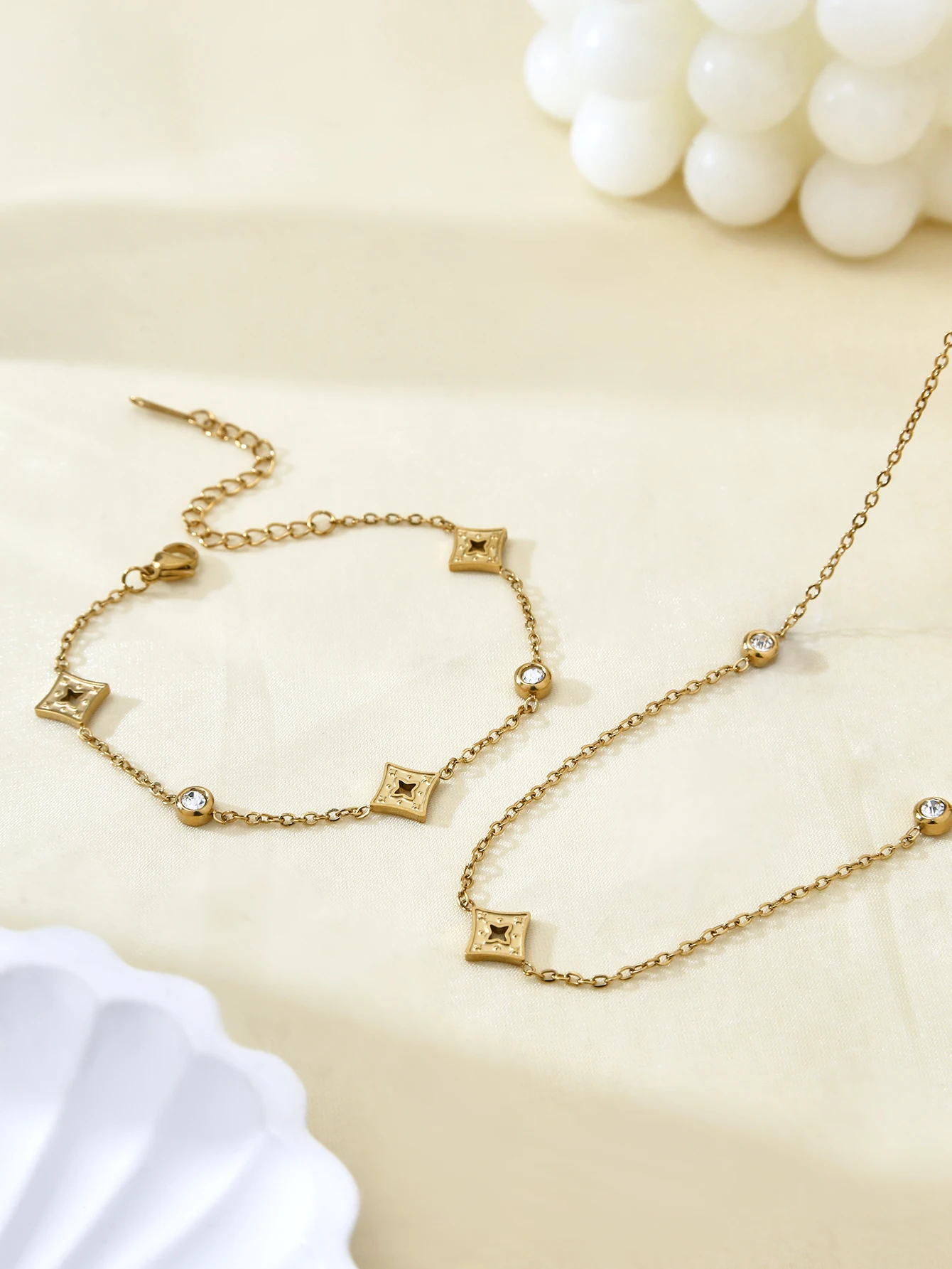 1Pcs Temperament Fashion Hundred Matching Stainless Steel 18K Gold-Plated Rhombus Cross Pattern Pendant Necklace Bracelet Female