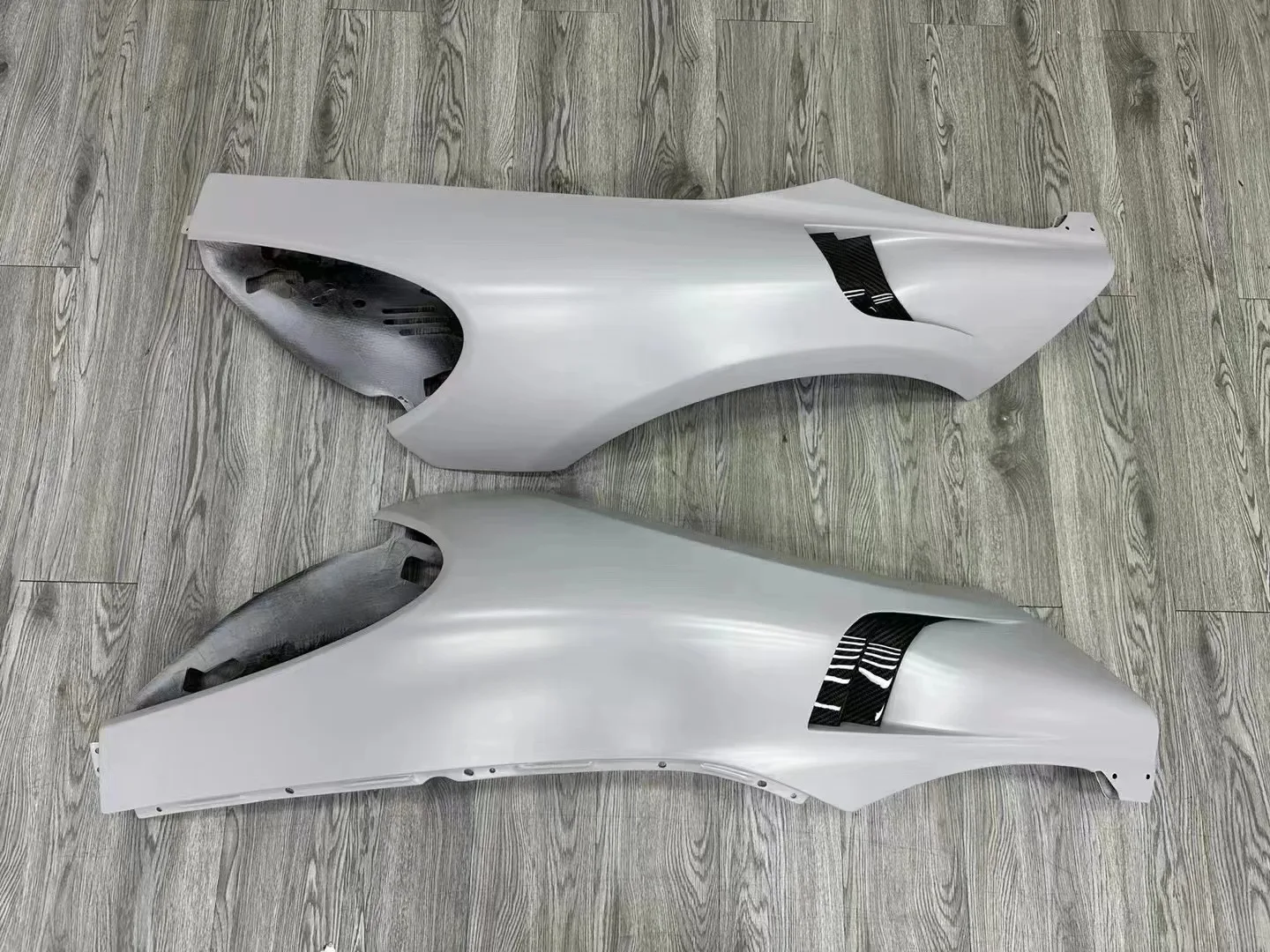 

suitable for Mso Style Dry Carbon Fiber Front Fender Mclaren 540c 570s 570gt 600lt