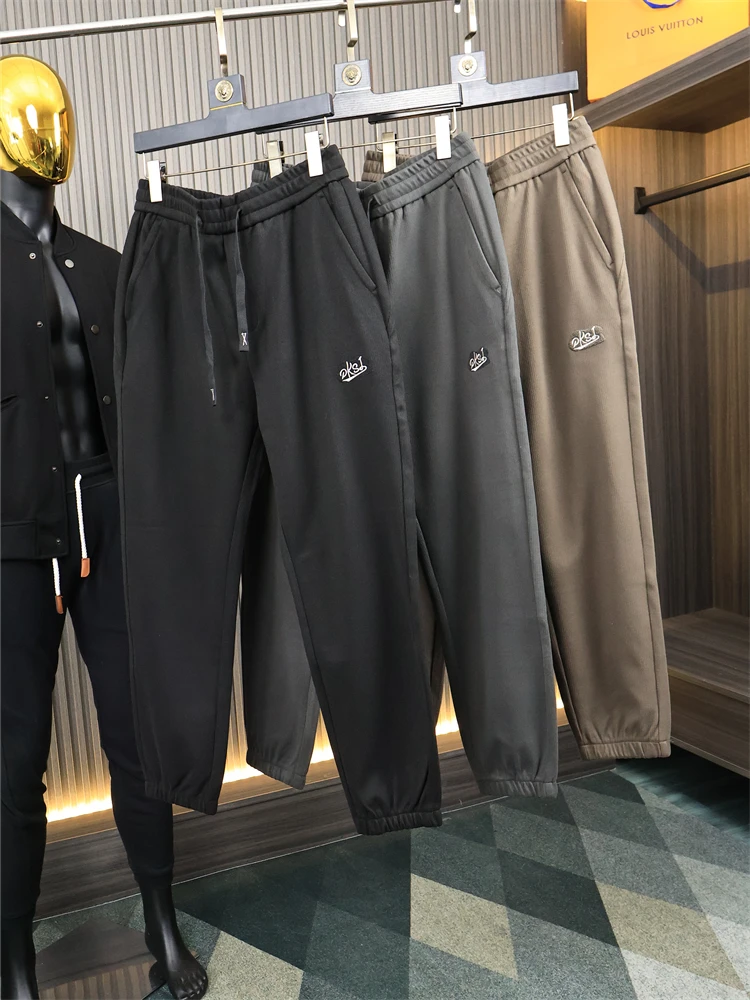 

Men's Pure Color Elastic Waist Embroidered Cuffed Sweatpants Casual Long Pants Autumn Winter Loose Fit Youthful Daily Wear