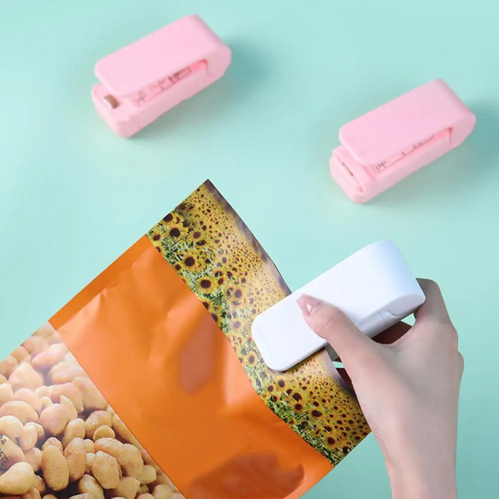Handheld Vacuum Sealer Portable Food Sealer Mini Heat Bag Sealer Portable Plastic Clip Machine Handheld Vacuum Food Sealing