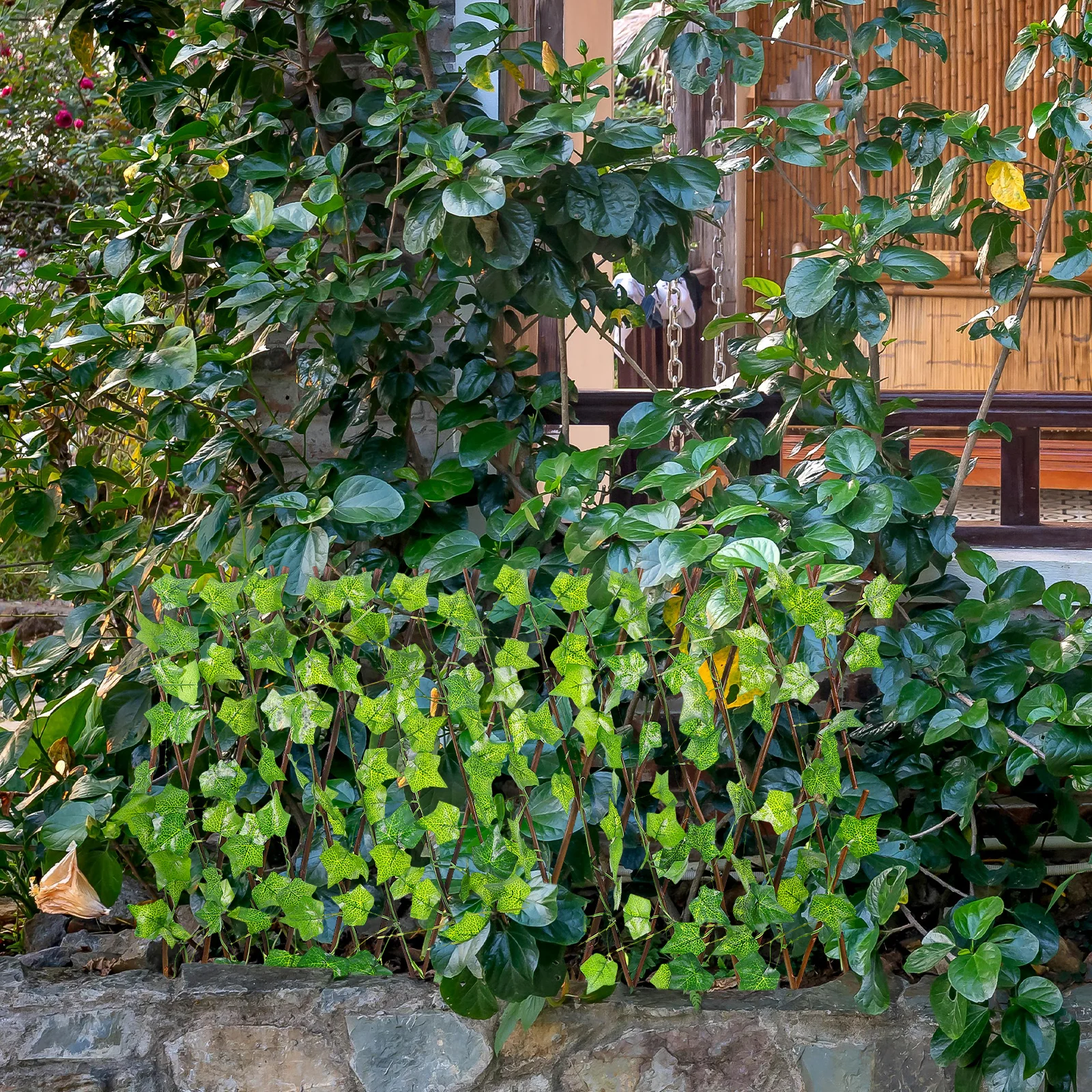

Artificial Plant Expandable Fence Privacy Screen Faux Greenery Realistic Decoration Lifelike Leaves Outdoor Garden Balcony Yard