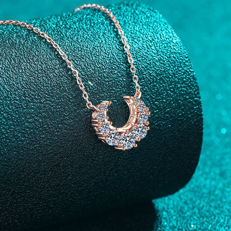 

HAIMAITONG moissanite diamond pt950 Platinum necklace Female crescent smile clavicle chain