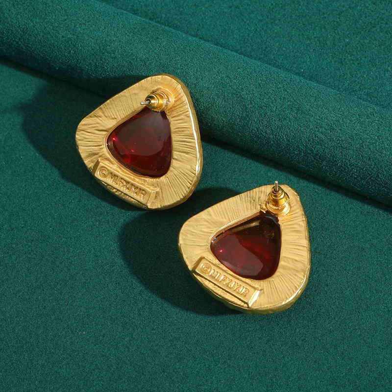 

Vintage Rose Red Glass Triangle Earrings Natural Stone Gold Color Hammer Pattern Woman Elegant Luxury Quality Designer 2026 New