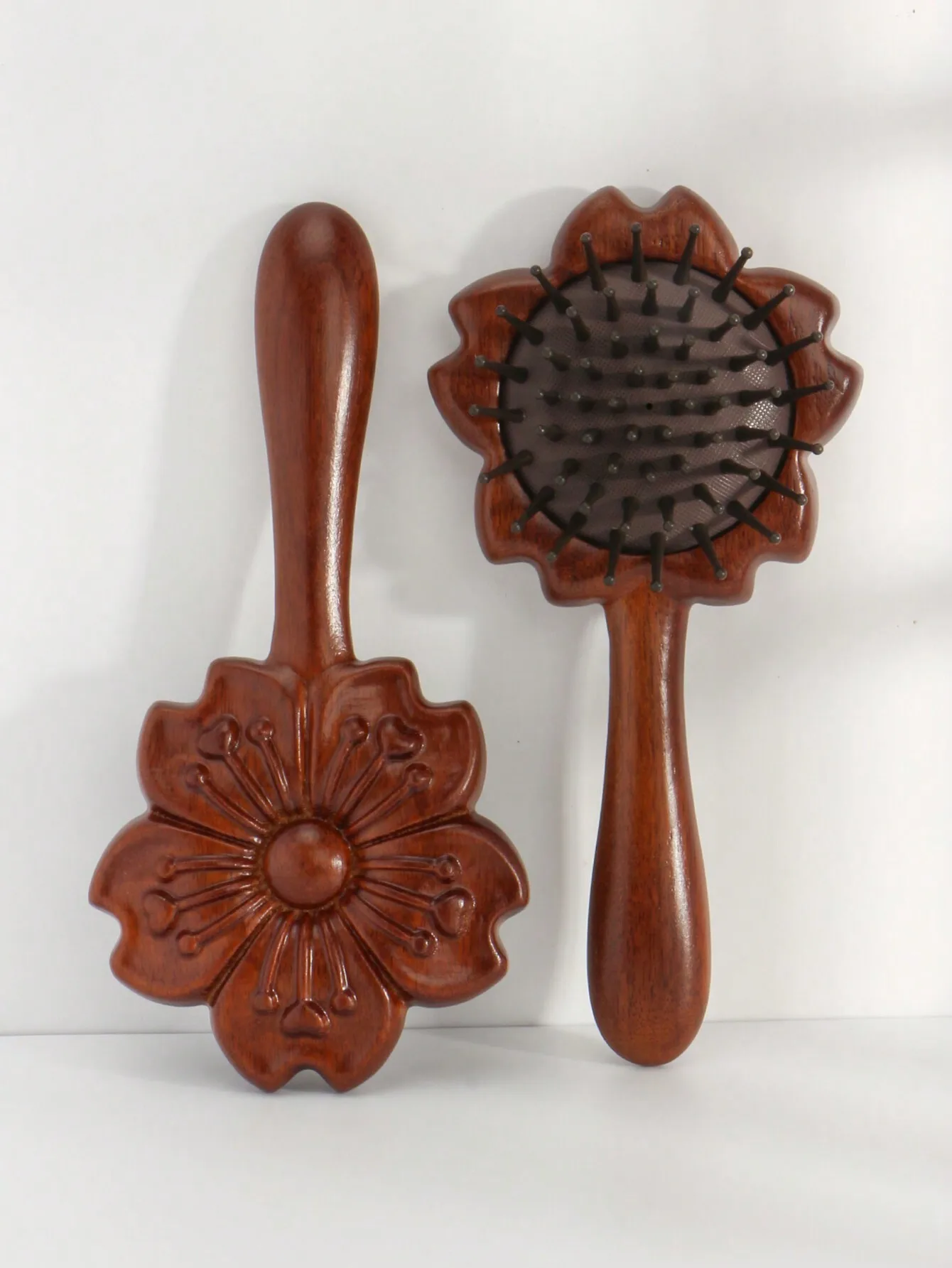 

One-Piece Sandalwood Carved Floral Comb Airbag Massage Comb, Compact Soft Cushion Ladies Handbag Hair Comb Hair Brush,Hair Brush,Comb,Hair Tools,Hair Products And Accessories For Barber Salon Beauty Travel Essentials