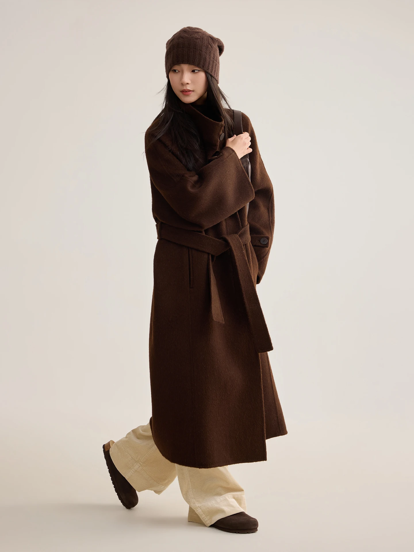 

Двустороннее шерстяное пальто Fuxu с поясом. Женская верхняя одежда средней длины с воротником-стойкой. Верблюжья смесь волос Thiened Winter Jaet.