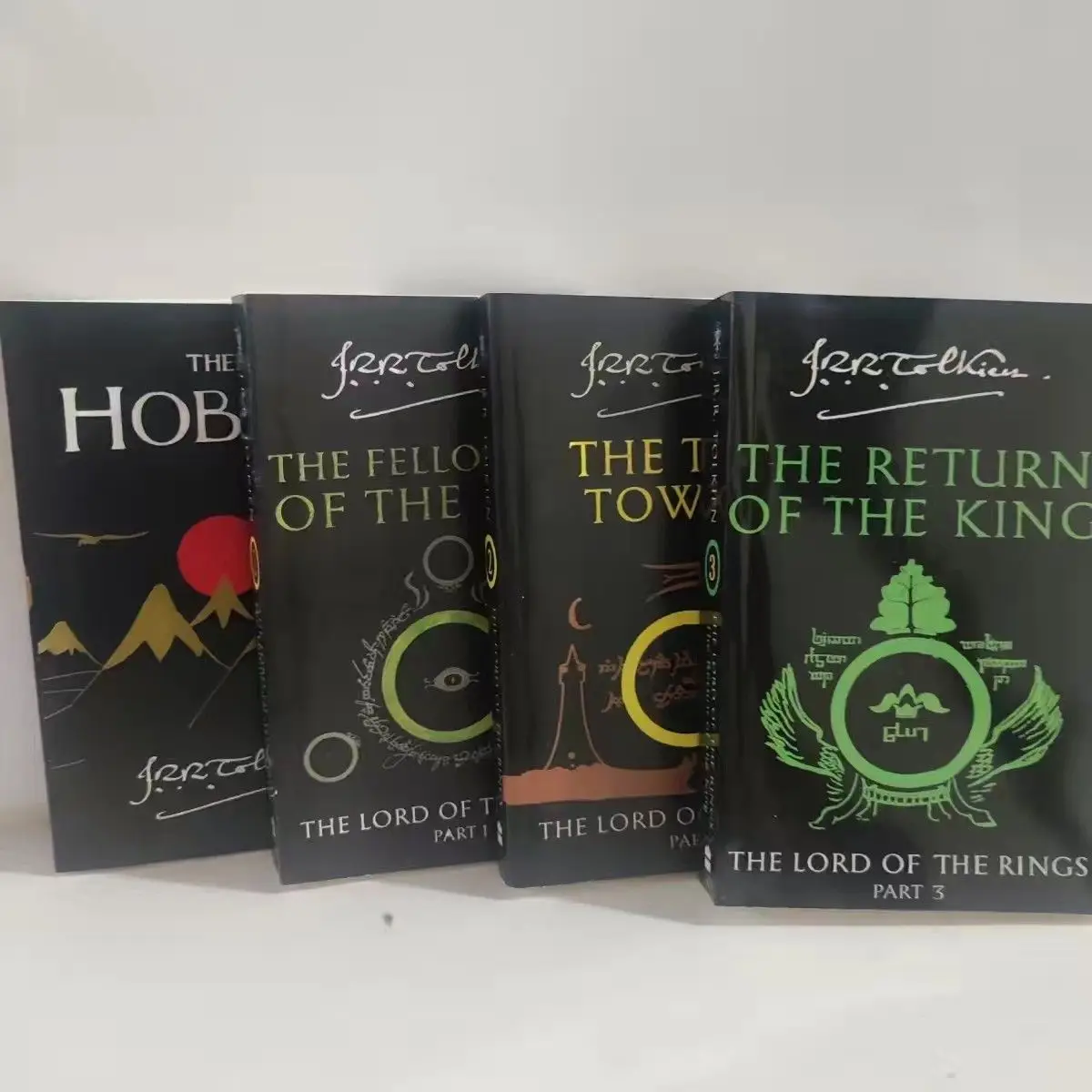 

4Books/Set The Fellowship of The Ring The Hobbit Stories and Interests Extracurricular Reading Foreign Classic Books Film Novels