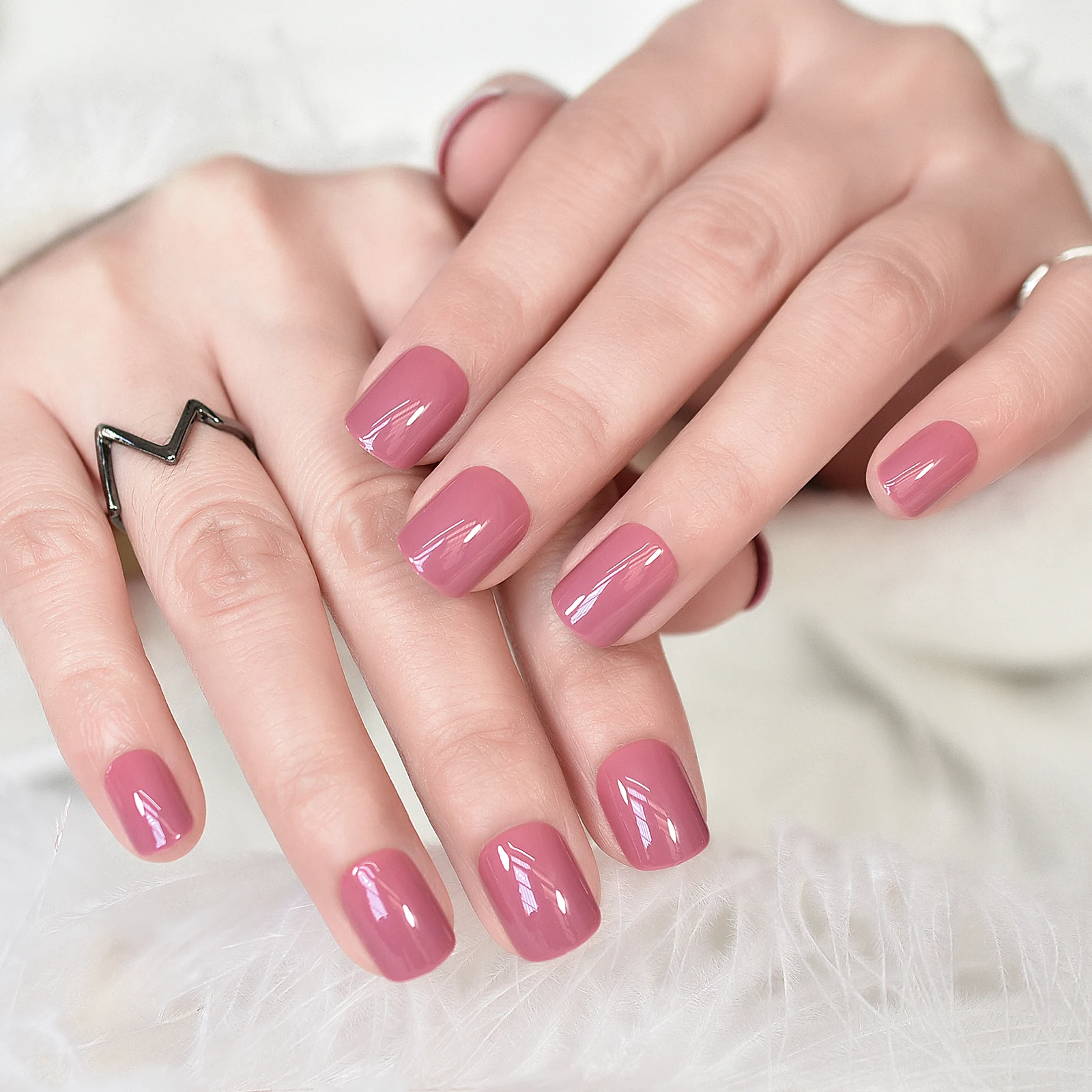 매끈한 모브 타원형 프레스 온 네일 세트, 단색 재사용 가능한 가짜 손톱, 데일리 정교한 그릴 선물용 스티커 포함, 24 개