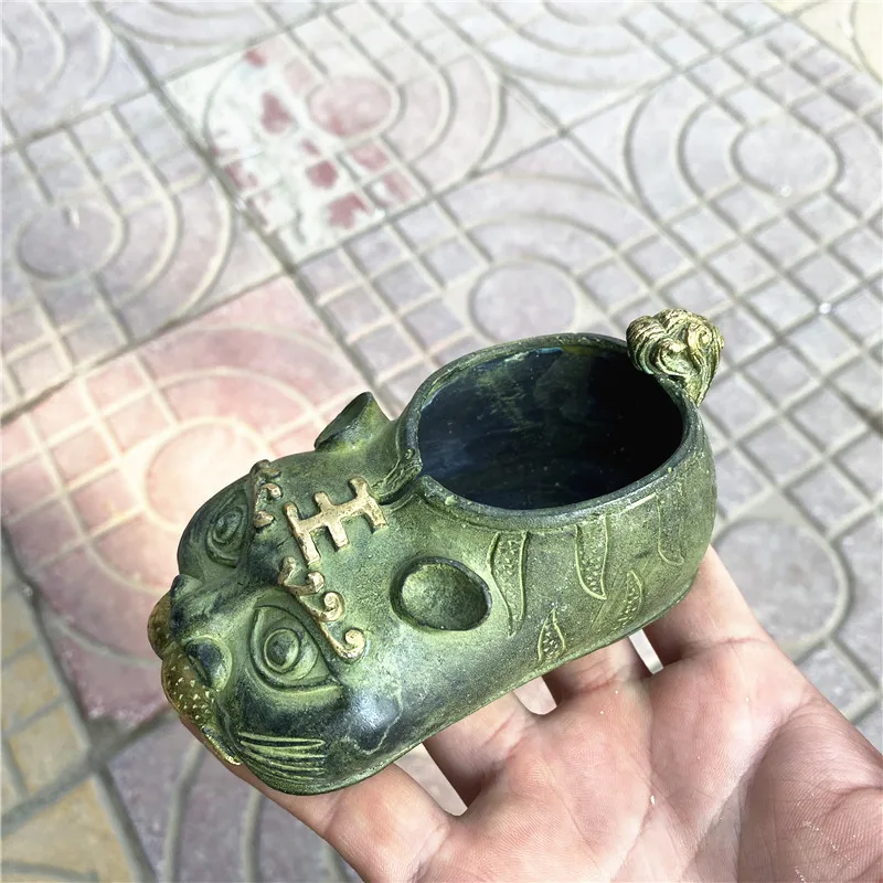 Antique ornaments: a pair of -colored tiger-head shoes, home decor bronze metal crafts