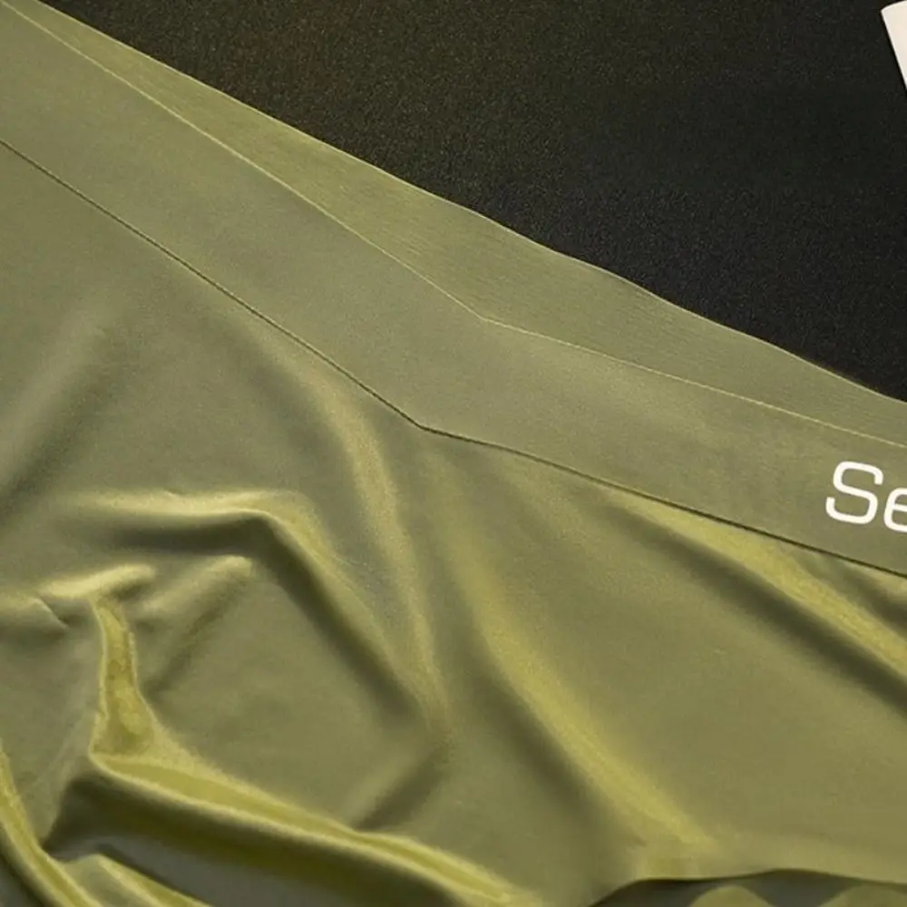 

Comfortable Summer Thin Satin Briefs Men Underpants Simple Ice Silk Panties Quick Dry Breathable Seamless Underwear Men Summer