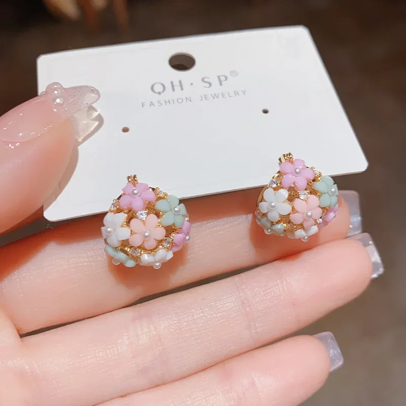 여성용 한국 플로럴 후프 귀여운 패션 귀걸이, 레진 인레이가 있는 합금 소재, 일본 스타일, 일상 착용 및 결혼식에 적합