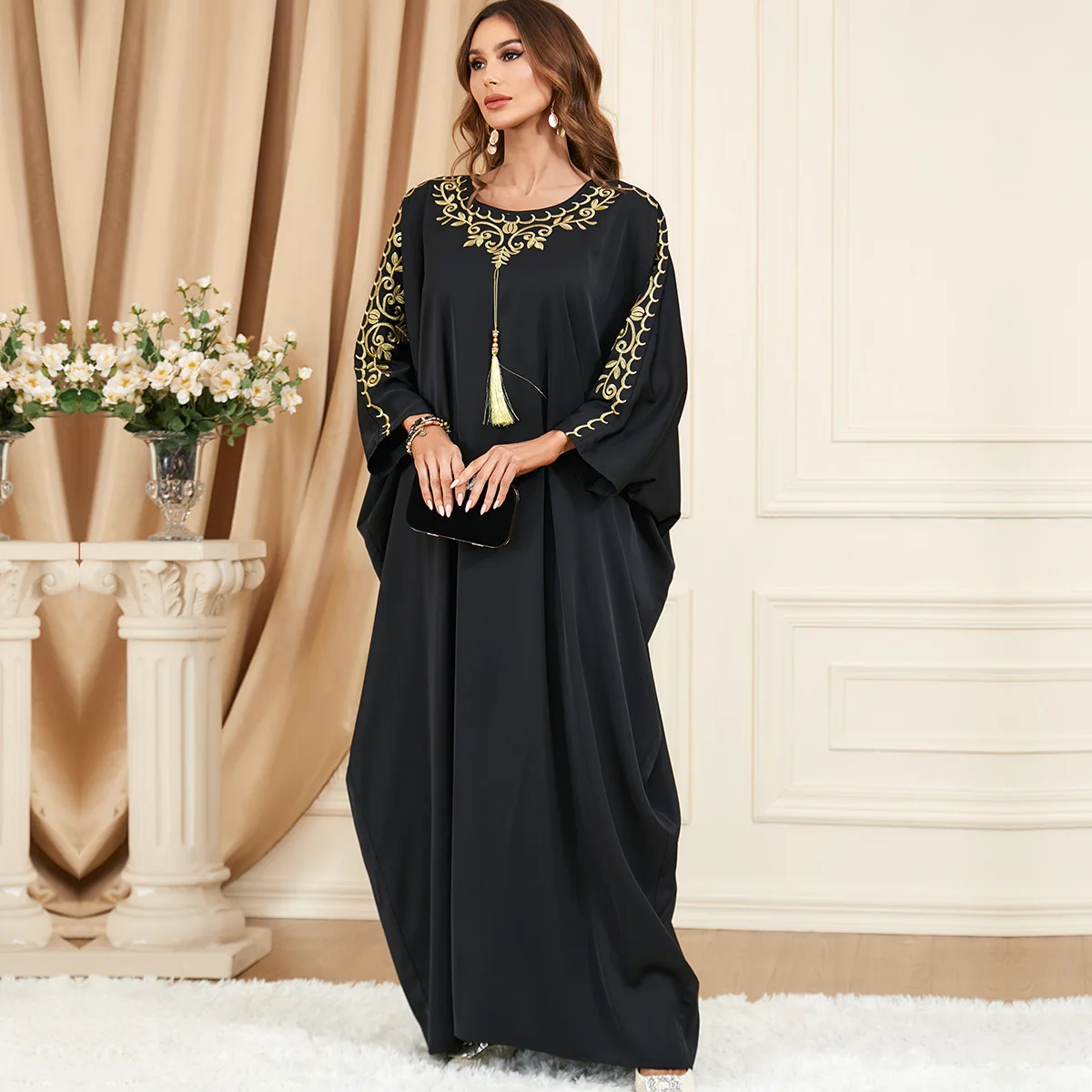 Arabic Black Embroidery Dress Dubai Turkey Kaftan Muslim Tassel Bat Sleeve Abayas Dresses for Women Casual Robe Islam Clothing