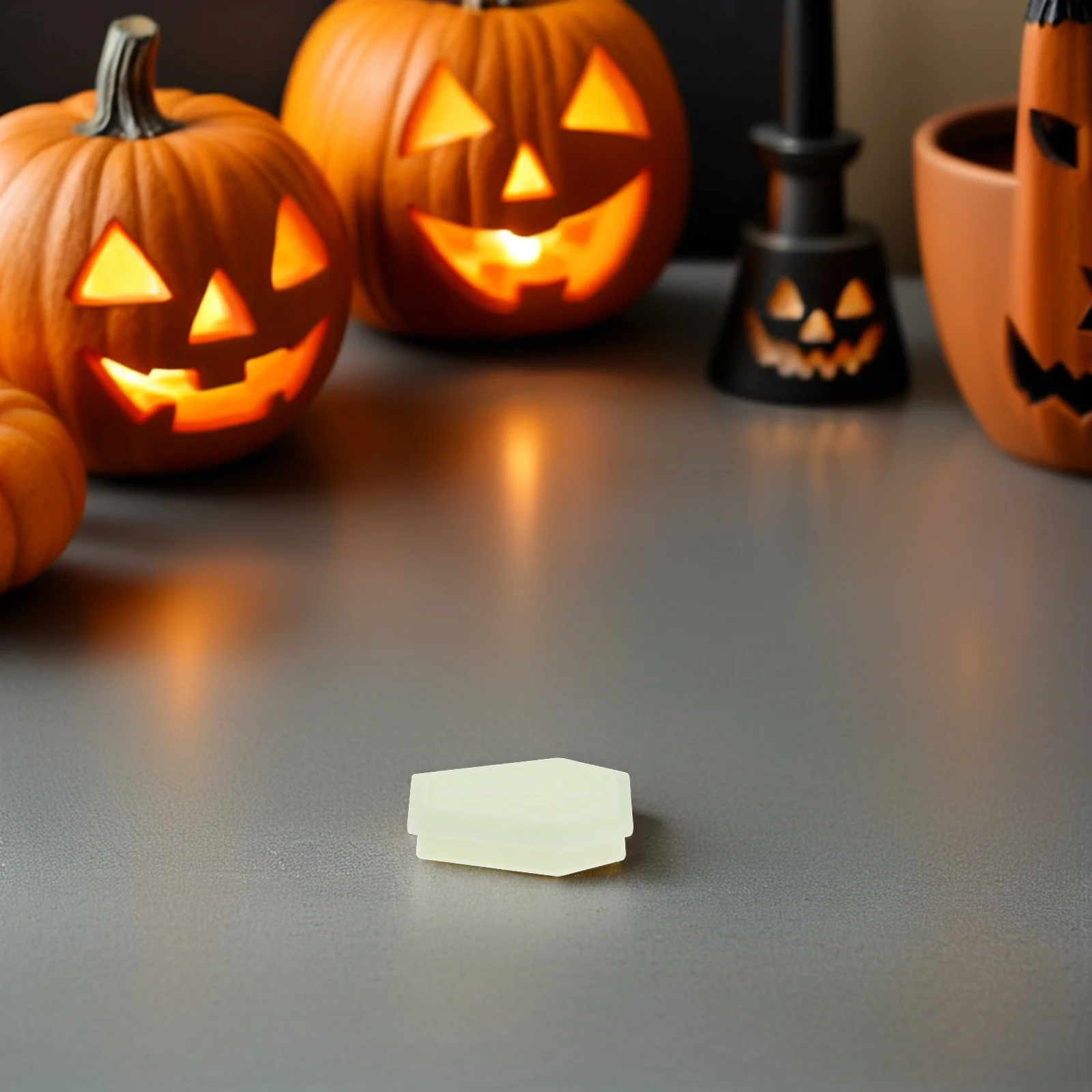 

20Pcs Coffin Decor Mini Halloween Plastic Coffin Box Glow in The Dark Party Treat Storage Prank Props Miniature Casket Case